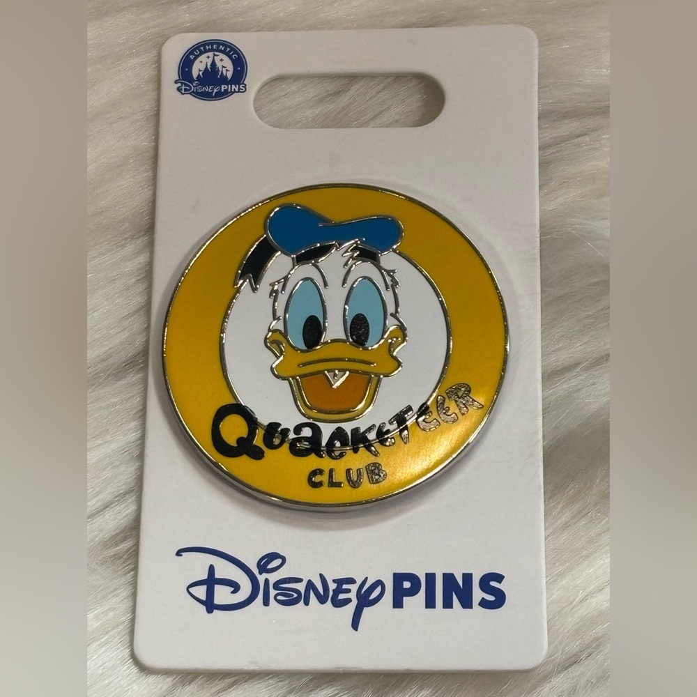 Disney Donald Duck Quackateer Club OE Pin